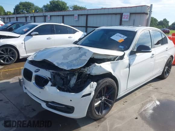 2013 BMW 3 Series 335i z VIN WBA3A9G52DNP36184, wystawiony jako IAAI lot #42330629 z przebiegiem 120 377 mil mil oraz . Historia ofert i sprzedaży dostępna na DreamBid. Obrazek 21.