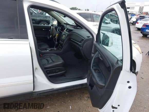 2016 Chevrolet Traverse LT с VIN 1GNKVHKDXGJ245506, выставлен на аукционе IAAI как лот 43022250 с пробегом 107 872 миль миль и . История ставок и продаж доступна на DreamBid. Изображение 5.