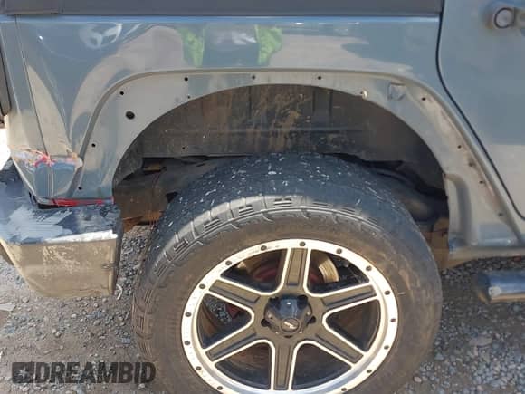 2008 Jeep Wrangler Unlimited X с VIN 1J4GB39178L625537, выставлен на аукционе IAAI как лот 42302408 с пробегом 266 791 миль миль и . История ставок и продаж доступна на DreamBid. Изображение 20.