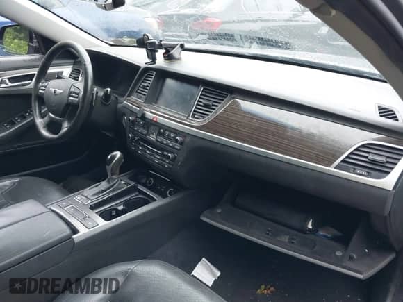 2015 Hyundai Genesis 3.8L z VIN KMHGN4JE6FU070150, wystawiony jako IAAI lot #42479687 z przebiegiem 280 601 mil mil oraz . Historia ofert i sprzedaży dostępna na DreamBid. Obrazek 5.