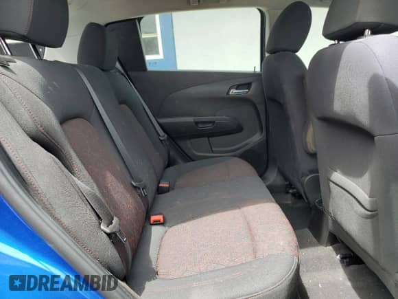 2019 Chevrolet Sonic LT z VIN 1G1JD6SB0K4106415, wystawiony jako Copart lot #70280505 z przebiegiem 38 705 mil mil oraz Nie do naprawy • Non repairable. Historia ofert i sprzedaży dostępna na DreamBid. Obrazek 10.
