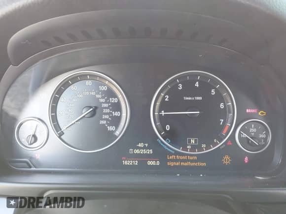 2015 BMW 5 Series 528i с VIN WBA5A5C52FD515328, выставлен на аукционе IAAI как лот 42696568 с пробегом 162 212 миль миль и . История ставок и продаж доступна на DreamBid. Изображение 7.