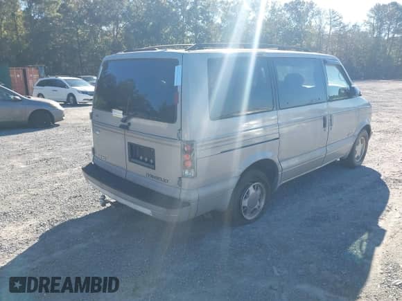 1998 Chevrolet Astro с VIN 1GNDM19W5WB122828, выставлен на аукционе IAAI как лот 43429182 с пробегом 209 402 миль миль и . История ставок и продаж доступна на DreamBid. Изображение 4.