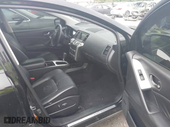 2009 Nissan Murano SL с VIN JN8AZ18W49W117314, выставлен на аукционе IAAI как лот 42263435 с пробегом 223 127 миль миль и . История ставок и продаж доступна на DreamBid. Изображение 5.