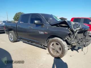 2014 Ram 1500 Express z VIN 3C6RR6KT0EG324163, wystawiony jako IAAI lot #43456901 z przebiegiem 206 685 mil mil oraz . Historia ofert i sprzedaży dostępna na DreamBid. Obrazek 1.