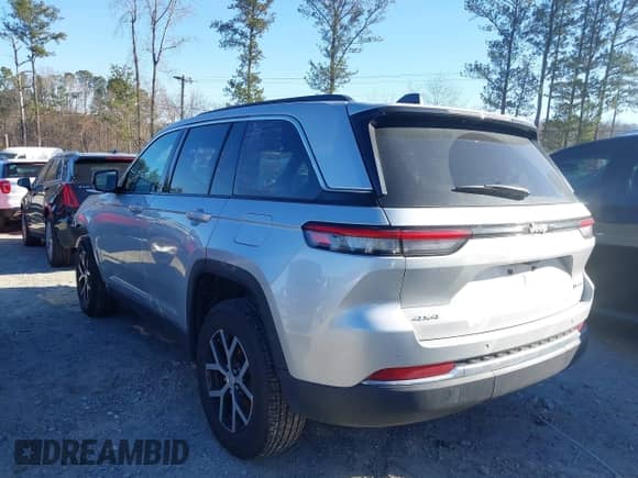 2024 Jeep Grand Cherokee Limited z VIN 1C4RJHBG7RC109032, wystawiony jako IAAI lot #41628857 z przebiegiem 27 036 mil mil oraz . Historia ofert i sprzedaży dostępna na DreamBid. Obrazek 14.