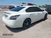 2013 Nissan Maxima SV z VIN 1N4AA5AP6DC809796, wystawiony jako IAAI lot #42517126 z przebiegiem 155 947 mil mil oraz . Historia ofert i sprzedaży dostępna na DreamBid. Obrazek 4.