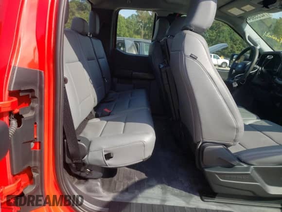 2023 Ford F-150 XL с VIN 1FTFX1C8XPKG16817, выставлен на аукционе Copart как лот 74235904 с пробегом 4 497 миль миль и Списание • Salvage title. История ставок и продаж доступна на DreamBid. Изображение 10.