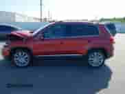 2016 Volkswagen Tiguan S z VIN WVGAV7AX1GW043758, wystawiony jako IAAI lot #43367245 z przebiegiem 110 254 mil mil oraz . Historia ofert i sprzedaży dostępna na DreamBid. Obrazek 14.