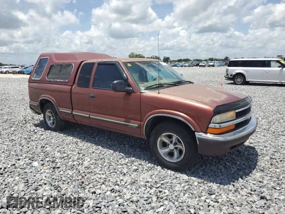1998 Chevrolet S-10 LS с VIN 1GCCS19XXW8127183, выставлен на аукционе Copart как лот 63819515 с пробегом 108 887 миль миль и Списание • Salvage title. История ставок и продаж доступна на DreamBid. Изображение 4.