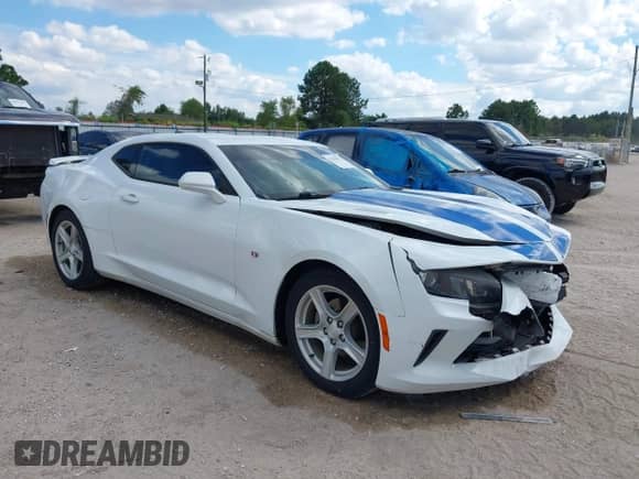 2017 Chevrolet Camaro 1LT z VIN 1G1FB1RSXH0184558, wystawiony jako IAAI lot #43484857 z przebiegiem 59 261 mil mil oraz . Historia ofert i sprzedaży dostępna na DreamBid. Obrazek 1.