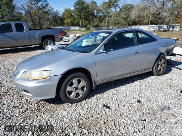 2001 Honda Accord EX with VIN 1HGCG32531A024065, listed as a Copart auction lot 41493535 with 233,650 mi miles and Salvage title. Bid and sale history available at DreamBid. Image 1.