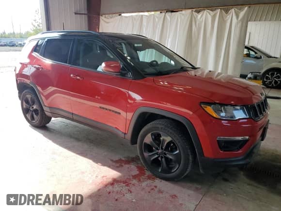 2018 Jeep Compass Altitude with VIN 3C4NJDBB6JT304267, listed as a Copart auction lot 81713085 with 84,266 mi miles and Salvage title. Bid and sale history available at DreamBid. Image 4.