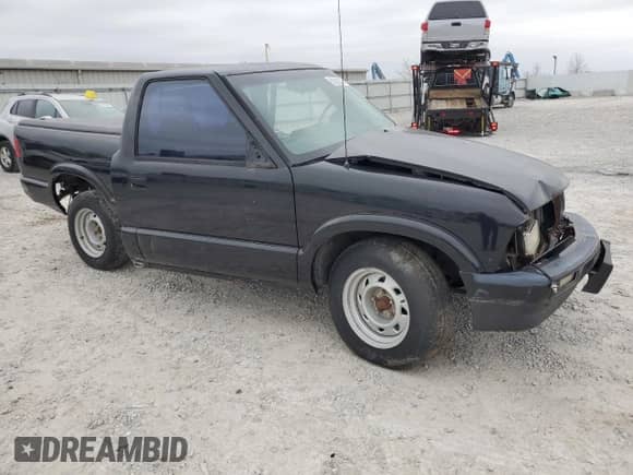 1994 Chevrolet S-10 z VIN 1GCCS14Z4RK113828, wystawiony jako Copart lot #50020174 z przebiegiem 106 825 mil mil oraz Szkoda całkowita • Salvage title. Historia ofert i sprzedaży dostępna na DreamBid. Obrazek 4.