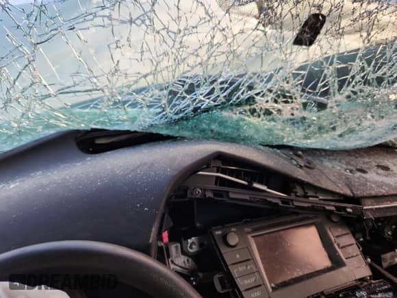 2014 Toyota Prius Four z VIN JTDKN3DU7E1861122, wystawiony jako Copart lot #85309575 z przebiegiem Nie podano mil oraz Szkoda całkowita • Salvage title. Historia ofert i sprzedaży dostępna na DreamBid. Obrazek 9.