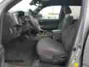 2019 Toyota Tacoma TRD Off Road z VIN 3TMCZ5AN7KM210332, wystawiony jako Copart lot #81743135 z przebiegiem 90 681 mil mil oraz Szkoda całkowita • Salvage title. Historia ofert i sprzedaży dostępna na DreamBid. Obrazek 7.