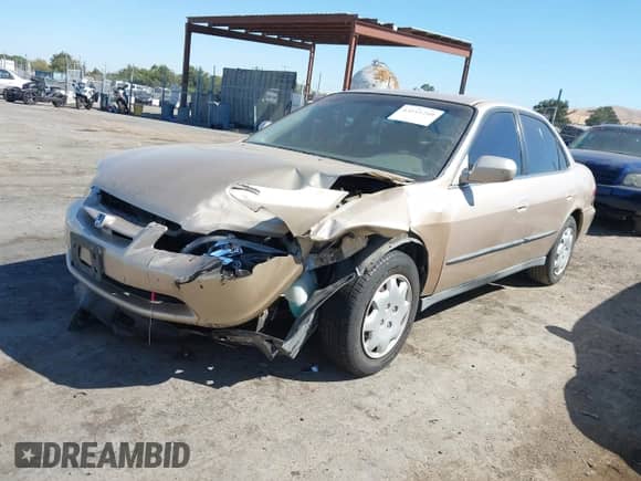 2000 Honda Accord LX с VIN 3HGCG6657YG707491, выставлен на аукционе IAAI как лот 43111210 с пробегом 122 416 миль миль и . История ставок и продаж доступна на DreamBid. Изображение 17.