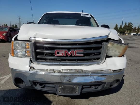 2007 GMC Sierra 1500 SLE1 with VIN 1GTEC19C87Z570530, listed as a Copart auction lot 60296765 with 215,143 mi miles and Salvage title. Bid and sale history available at DreamBid. Image 5.