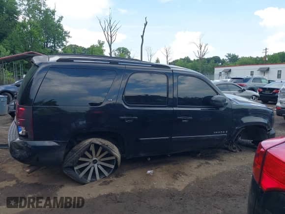2007 Chevrolet Tahoe LT с VIN 1GNFK130X7R154184, выставлен на аукционе IAAI как лот 42590188 с пробегом Не указан миль и . История ставок и продаж доступна на DreamBid. Изображение 13.