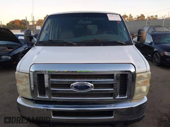 2008 Ford Econoline Cargo Commercial z VIN 1FTNS24L18DA11772, wystawiony jako IAAI lot #41025371 z przebiegiem 223 532 mil mil oraz . Historia ofert i sprzedaży dostępna na DreamBid. Obrazek 12.