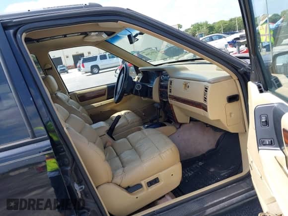 1995 Jeep Grand Cherokee Limited with VIN 1J4GZ78Y0SC578277, listed as a IAAI auction lot 42082848 with 174,288 mi miles and . Bid and sale history available at DreamBid. Image 5.