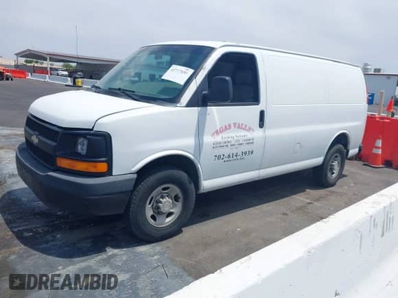 2008 Chevrolet Express Cargo with VIN 1GCGG25C581171941, listed as a IAAI auction lot 42777650 with 186,456 mi miles and . Bid and sale history available at DreamBid. Image 14.
