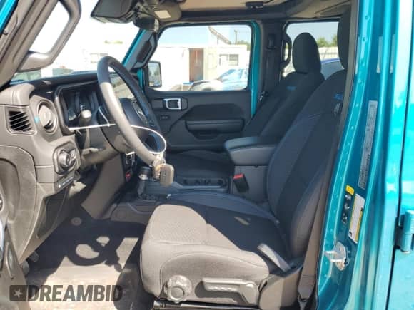 2024 Jeep Wrangler Rubicon with VIN 1C4RJXR60RW211911, listed as a Copart auction lot 70477385 with 17,151 mi miles and Salvage title. Bid and sale history available at DreamBid. Image 7.