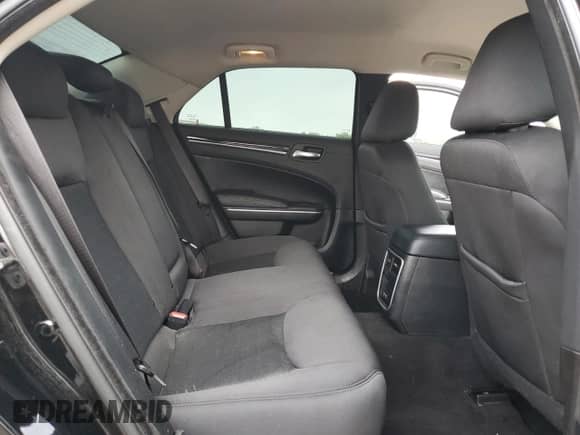 2023 Chrysler 300 Touring z VIN 2C3CCAAG4PH561219, wystawiony jako Copart lot #51279635 z przebiegiem 45 217 mil mil oraz Szkoda całkowita • Salvage title. Historia ofert i sprzedaży dostępna na DreamBid. Obrazek 10.