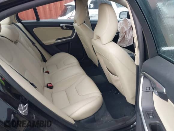 2016 Volvo S60 T5 Drive-E Premier z VIN YV126MFK4G2413197, wystawiony jako IAAI lot #42628347 z przebiegiem 98 174 mil mil oraz . Historia ofert i sprzedaży dostępna na DreamBid. Obrazek 8.