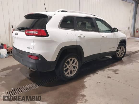 2016 Jeep Cherokee Latitude с VIN 1C4PJMCS5GW271708, выставлен на аукционе IAAI как лот 43360428 с пробегом 61 986 миль миль и . История ставок и продаж доступна на DreamBid. Изображение 4.