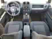 2014 Jeep Compass Sport с VIN 1C4NJDBB5ED926838, выставлен на аукционе Copart как лот 65840365 с пробегом 100 398 миль миль и Списание • Salvage title. История ставок и продаж доступна на DreamBid. Изображение 8.
