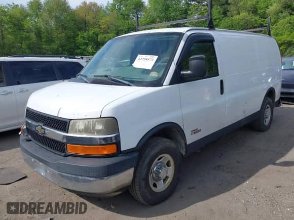 2006 Chevrolet City Express Cargo with VIN 1GCHG352X61171450, listed as a IAAI auction lot 42258573 with 171,657 mi miles and . Bid and sale history available at DreamBid. Image 2.