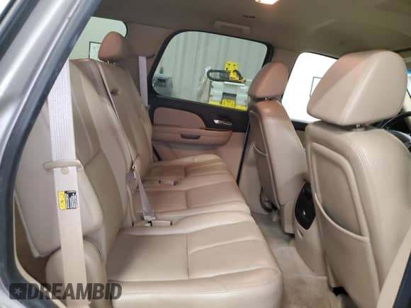 2007 Chevrolet Tahoe LTZ z VIN 1GNFK13037R246432, wystawiony jako Copart lot #85838415 z przebiegiem Nie podano mil oraz Czysty tytuł • Clean title. Historia ofert i sprzedaży dostępna na DreamBid. Obrazek 11.