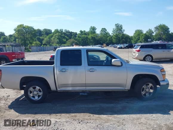 2010 Chevrolet Colorado 1LT z VIN 1GCDSCDE7A8140360, wystawiony jako IAAI lot #42660572 z przebiegiem 147 641 mil mil oraz . Historia ofert i sprzedaży dostępna na DreamBid. Obrazek 13.