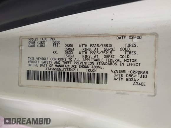 2000 Toyota Tacoma PreRunner z VIN 4TASN92N1YZ654211, wystawiony jako IAAI lot #43348751 z przebiegiem 278 908 mil mil oraz . Historia ofert i sprzedaży dostępna na DreamBid. Obrazek 9.