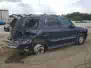 2004 Chevrolet Tahoe LS z VIN 1GNEC13V24R299221, wystawiony jako Copart lot #81276245 z przebiegiem 240 153 mil mil oraz Szkoda całkowita • Salvage title. Historia ofert i sprzedaży dostępna na DreamBid. Obrazek 3.