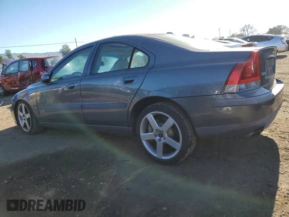 2004 Volvo S60 R с VIN YV1RH52Y142347342, выставлен на аукционе Copart как лот 88586875 с пробегом 134 682 миль миль и Списание • Salvage title. История ставок и продаж доступна на DreamBid. Изображение 2.