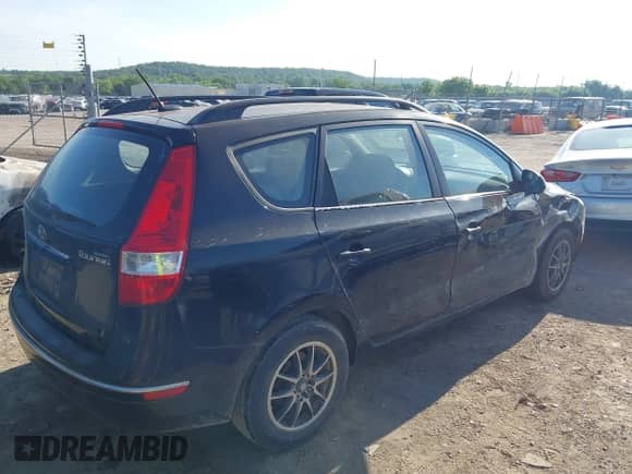 2010 Hyundai Elantra GLS с VIN KMHDC8AE2AU075225, выставлен на аукционе IAAI как лот 42581905 с пробегом 173 776 миль миль и . История ставок и продаж доступна на DreamBid. Изображение 12.