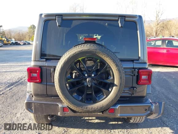 2021 Jeep Wrangler Unlimited Sahara Altitude z VIN 1C4HJXEN9MW535425, wystawiony jako IAAI lot #41469224 z przebiegiem 51 694 mil mil oraz . Historia ofert i sprzedaży dostępna na DreamBid. Obrazek 15.