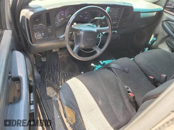 2000 Chevrolet Silverado 1500 LS with VIN 1GCEC14T6YZ150676, listed as a Copart auction lot 66183595 with 286,332 mi miles and Salvage title. Bid and sale history available at DreamBid. Image 8.