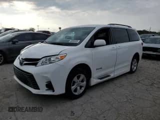 2019 Toyota Sienna LE Auto Access Seat with VIN 5TDKZ3DC9KS997553, listed as a Copart auction lot 69000335 with 51,558 mi miles and Salvage title. Bid and sale history available at DreamBid. Image 1.