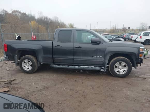 2015 Chevrolet Silverado 1500 LT with VIN 1GCRCREH9FZ343346, listed as a IAAI auction lot 40937095 with 88,735 mi miles and . Bid and sale history available at DreamBid. Image 13.