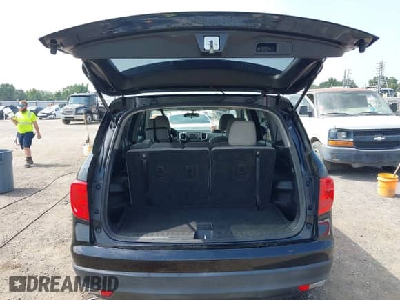 2018 Honda Pilot LX с VIN 5FNYF6H18JB072567, выставлен на аукционе IAAI как лот 42669142 с пробегом 88 300 миль миль и . История ставок и продаж доступна на DreamBid. Изображение 18.