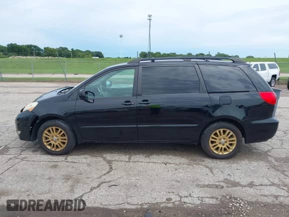 2010 Toyota Sienna XLE с VIN 5TDDK4CC6AS032037, выставлен на аукционе IAAI как лот 42860576 с пробегом 152 149 миль миль и . История ставок и продаж доступна на DreamBid. Изображение 14.