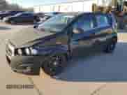 2014 Chevrolet Sonic LT z VIN 1G1JD6SB4E4170915, wystawiony jako Copart lot #85765024 z przebiegiem 127 777 mil mil oraz Szkoda całkowita • Salvage title. Historia ofert i sprzedaży dostępna na DreamBid. Obrazek 1.