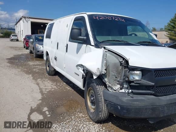 2003 Chevrolet Express Cargo с VIN 1GCHG35U831158628, выставлен на аукционе IAAI как лот 42007274 с пробегом 182 104 миль миль и . История ставок и продаж доступна на DreamBid. Изображение 6.