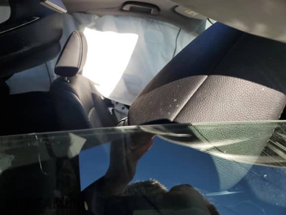 2019 Honda Pilot Touring 8-Passenger z VIN 5FNYF5H99KB013691, wystawiony jako Copart lot #76752734 z przebiegiem Nie podano mil oraz Szkoda całkowita • Salvage title. Historia ofert i sprzedaży dostępna na DreamBid. Obrazek 7.