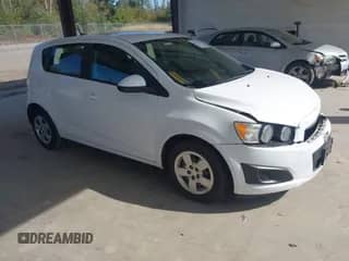 2014 Chevrolet Sonic LS с VIN 1G1JA6SG3E4184342, выставлен на аукционе IAAI как лот 42955779 с пробегом 131 345 миль миль и . История ставок и продаж доступна на DreamBid. Изображение 1.