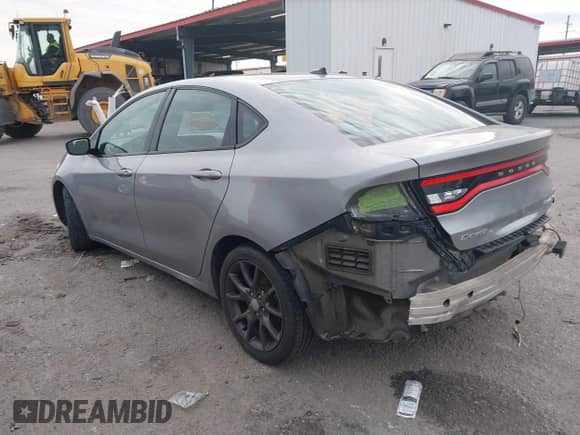 2016 Dodge Dart SXT Sport Rallye z VIN 1C3CDFFA3GD818768, wystawiony jako IAAI lot #41265858 z przebiegiem 189 327 mil mil oraz . Historia ofert i sprzedaży dostępna na DreamBid. Obrazek 3.