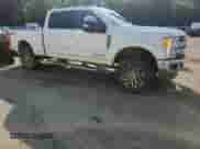 2017 Ford F-250 Lariat z VIN 1FT7W2BT6HEC51085, wystawiony jako Copart lot #80742165 z przebiegiem 330 833 mil mil oraz Szkoda całkowita • Salvage title. Historia ofert i sprzedaży dostępna na DreamBid. Obrazek 4.